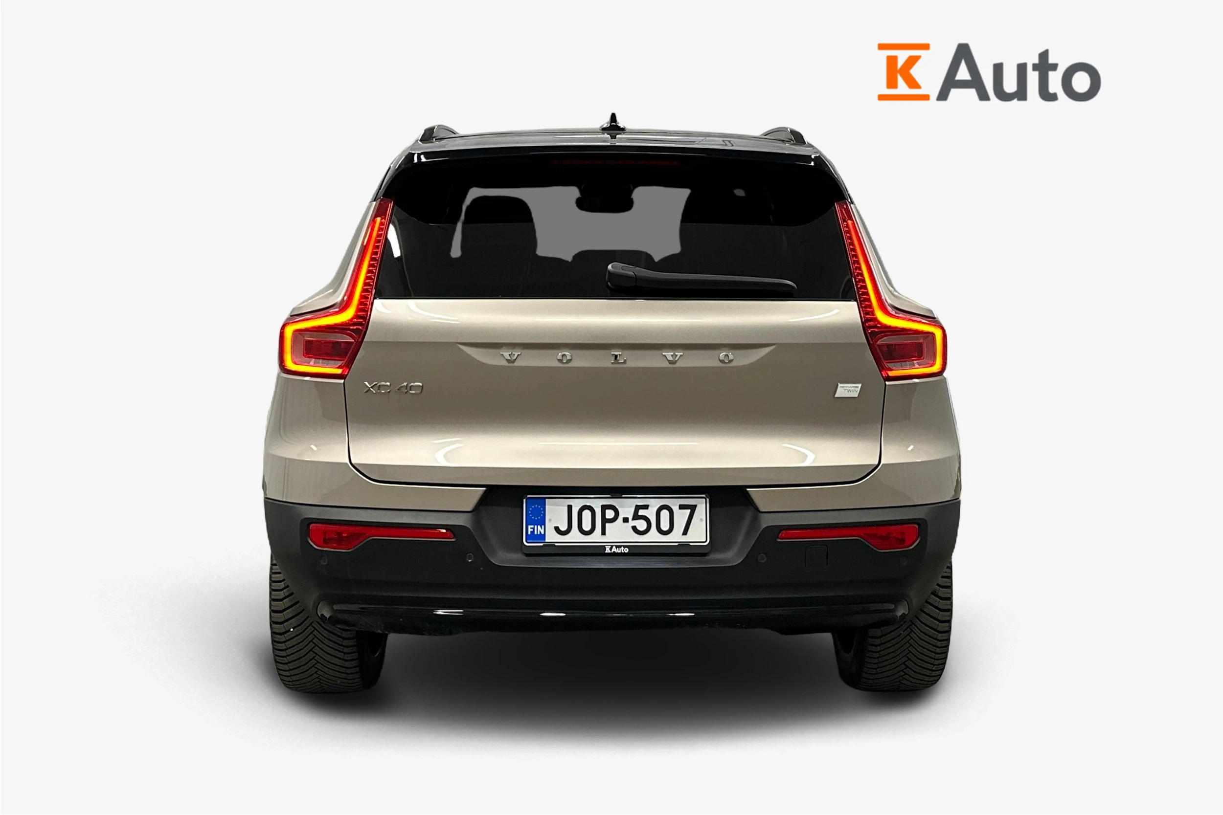 harmaa Volvo XC40 2023 kuva 4.
