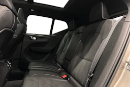 harmaa Volvo XC40 2023 kuva 11.
