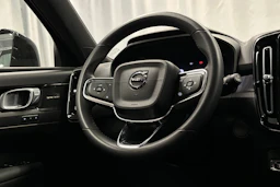 harmaa Volvo XC40 2023 kuva 19.