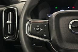 harmaa Volvo XC40 2023 kuva 20.