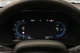 harmaa Volvo XC40 2023 kuva 22.