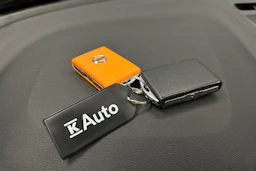 harmaa Volvo XC40 2023 kuva 38.
