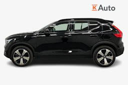 musta Volvo XC40 2023 kuva 7.