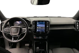 musta Volvo XC40 2023 kuva 9.