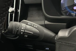 musta Volvo XC40 2023 kuva 24.