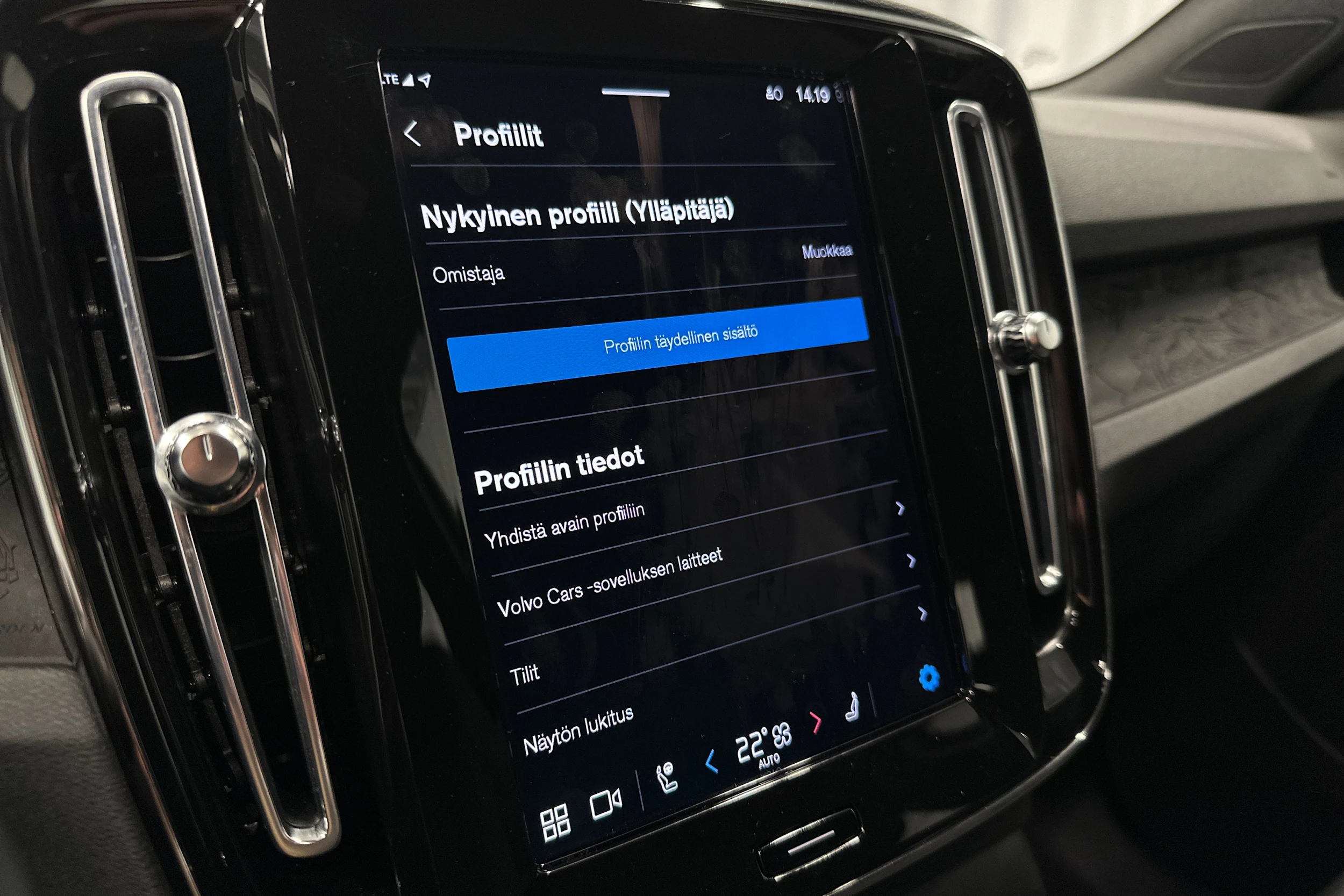 musta Volvo XC40 2023 kuva 29.