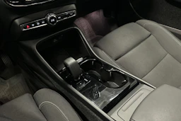 musta Volvo XC40 2023 kuva 34.