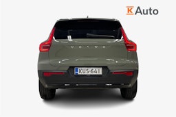 vihreä Volvo XC40 2023 kuva 3.