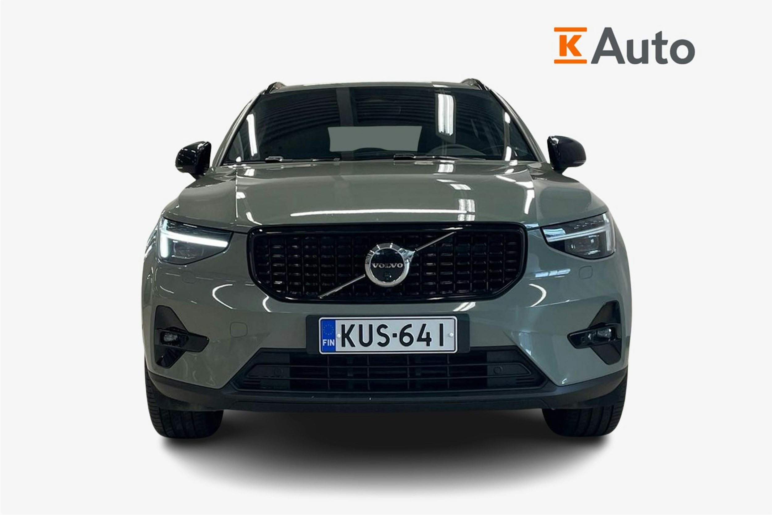 vihreä Volvo XC40 2023 kuva 5.