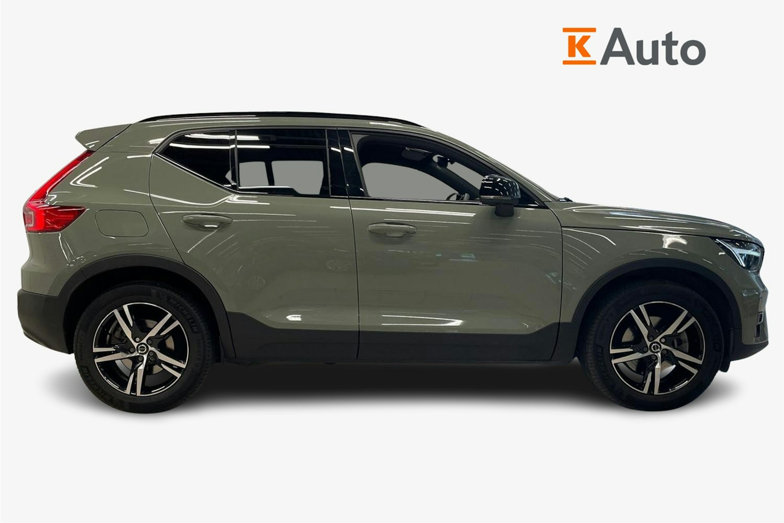 vihreä Volvo XC40 2023 kuva 6.