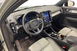 vihreä Volvo XC40 2023 kuva 7.