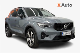 harmaa Volvo XC40 2023 kuva 1.