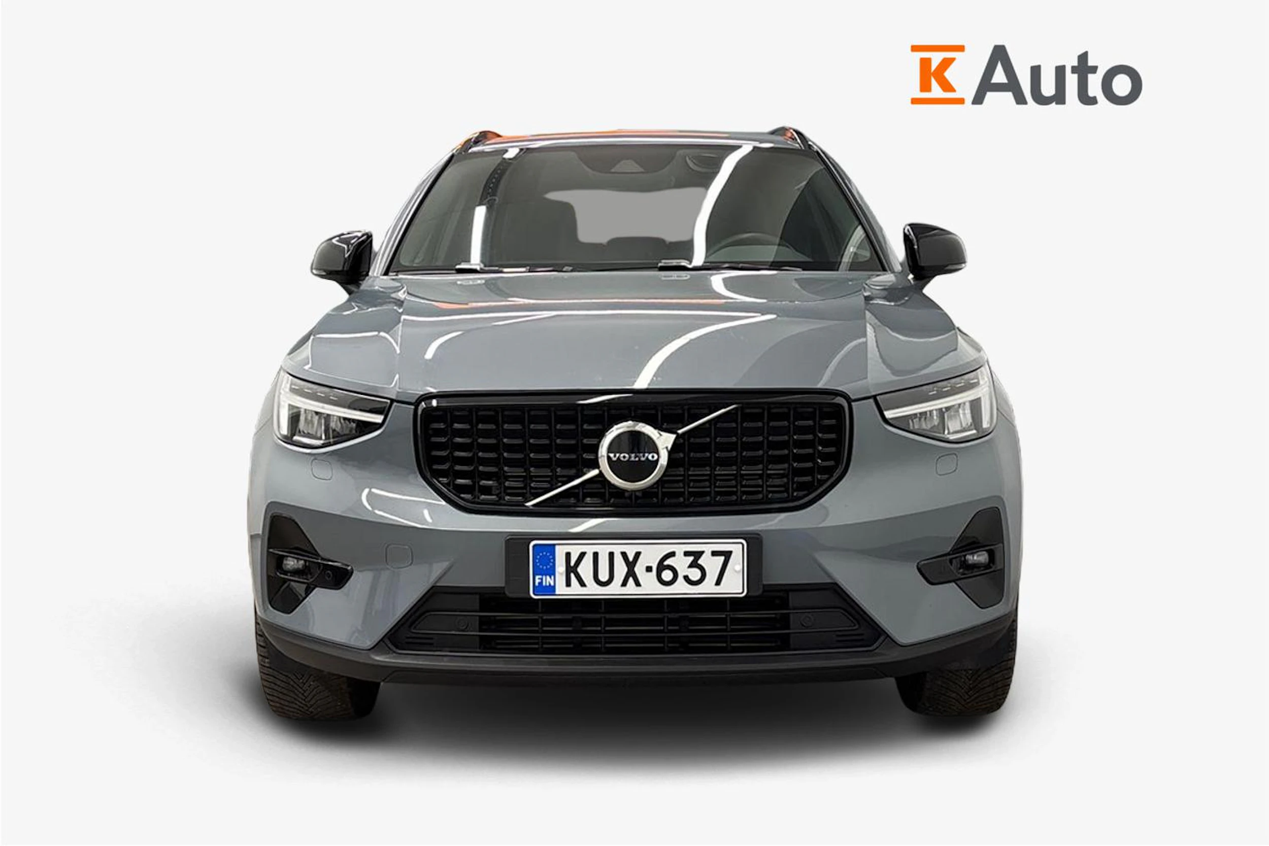 harmaa Volvo XC40 2023 kuva 5.