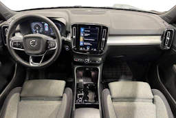 harmaa Volvo XC40 2023 kuva 9.