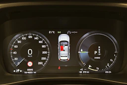 harmaa Volvo XC40 2023 kuva 21.