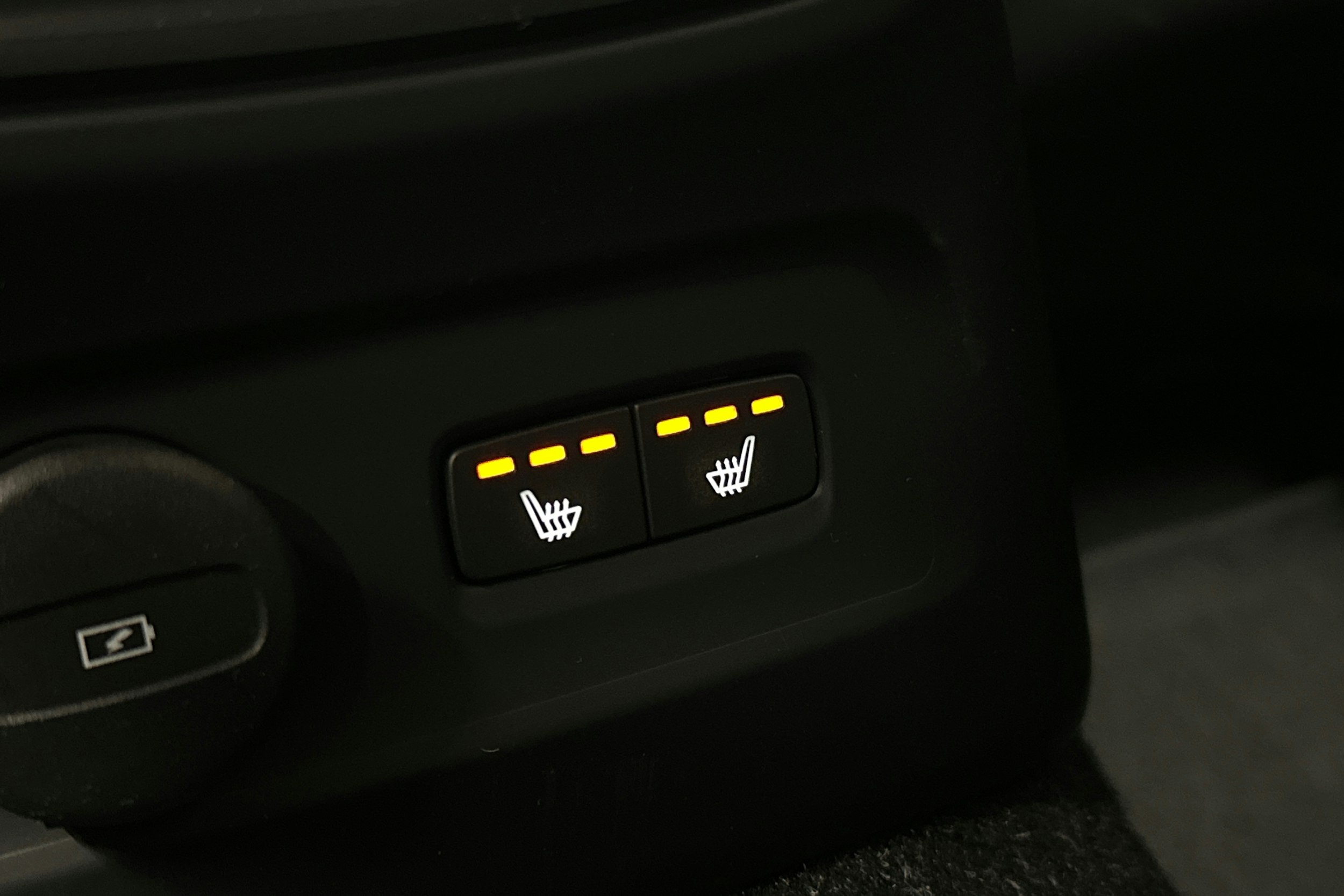 met. ruskea (beige) Volvo XC40 2023 kuva 16.