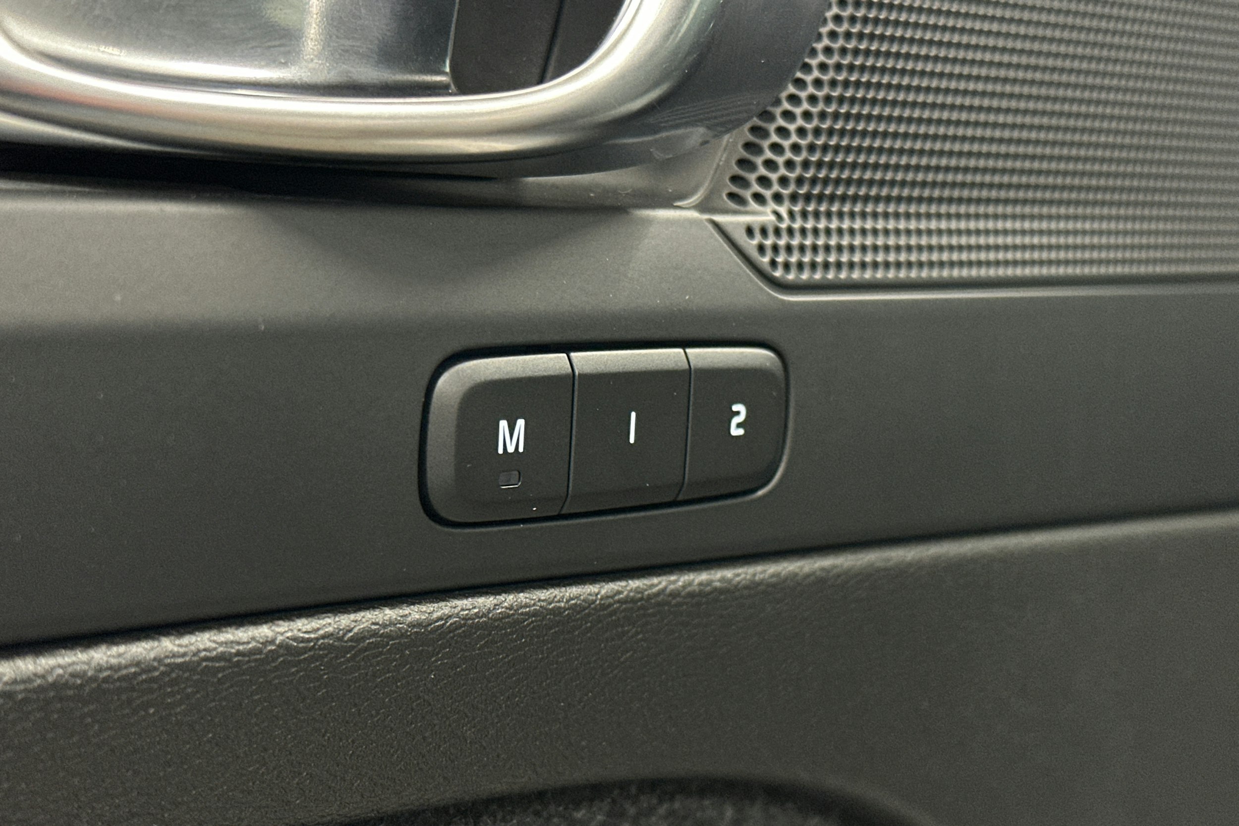 met. ruskea (beige) Volvo XC40 2023 kuva 19.