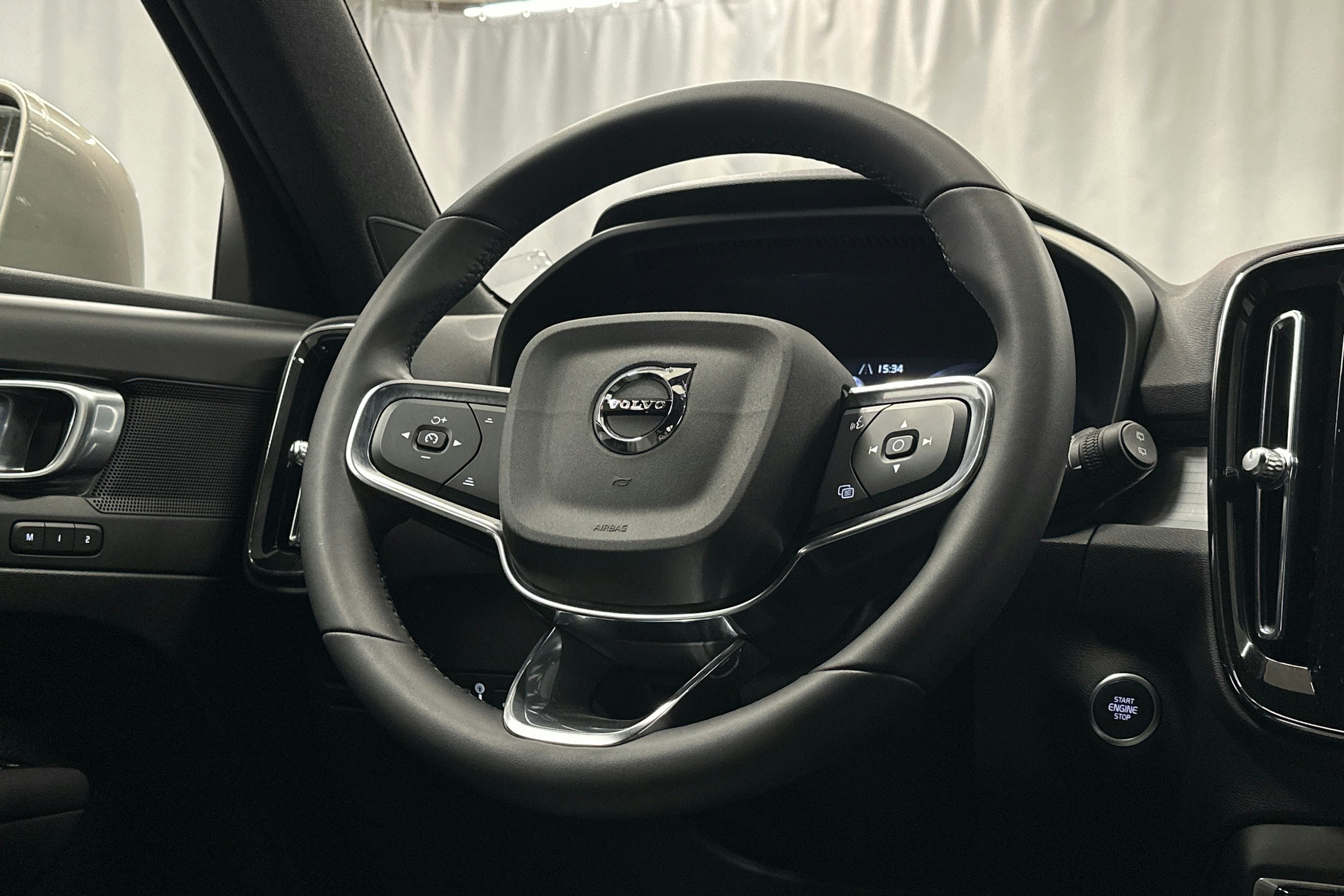 met. ruskea (beige) Volvo XC40 2023 kuva 20.