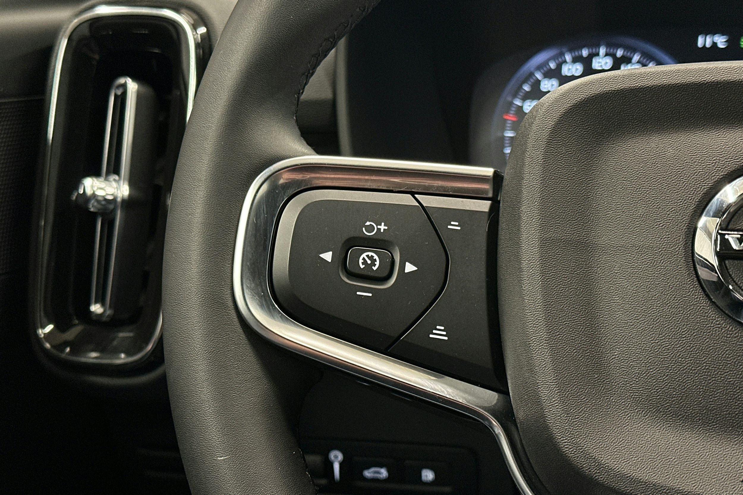 met. ruskea (beige) Volvo XC40 2023 kuva 21.