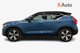 sininen Volvo XC40 2023 kuva 6.