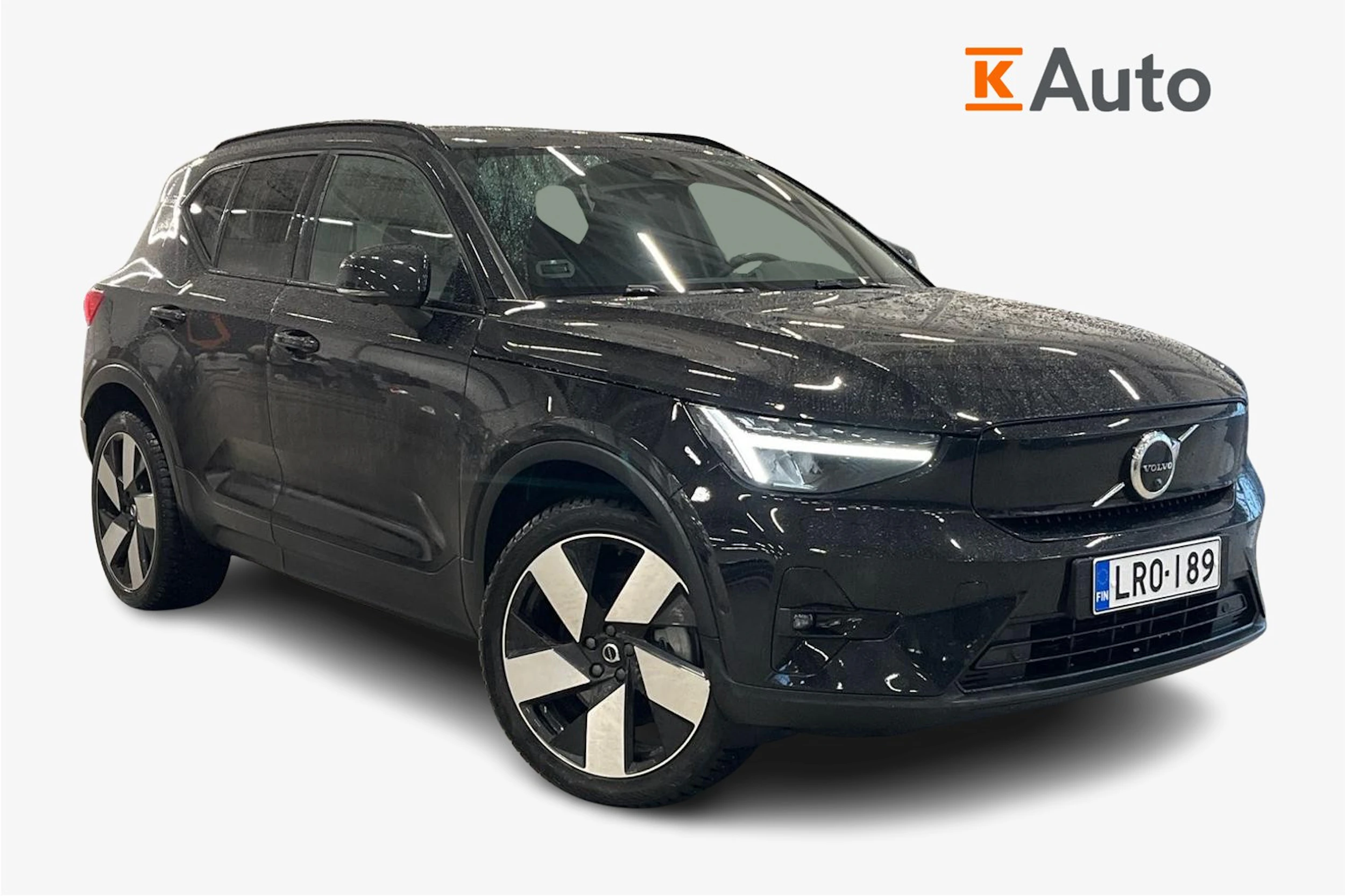 musta Volvo XC40 2023 kuva 1.