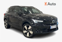 musta Volvo XC40 2023 kuva 1.