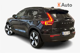 musta Volvo XC40 2023 kuva 2.