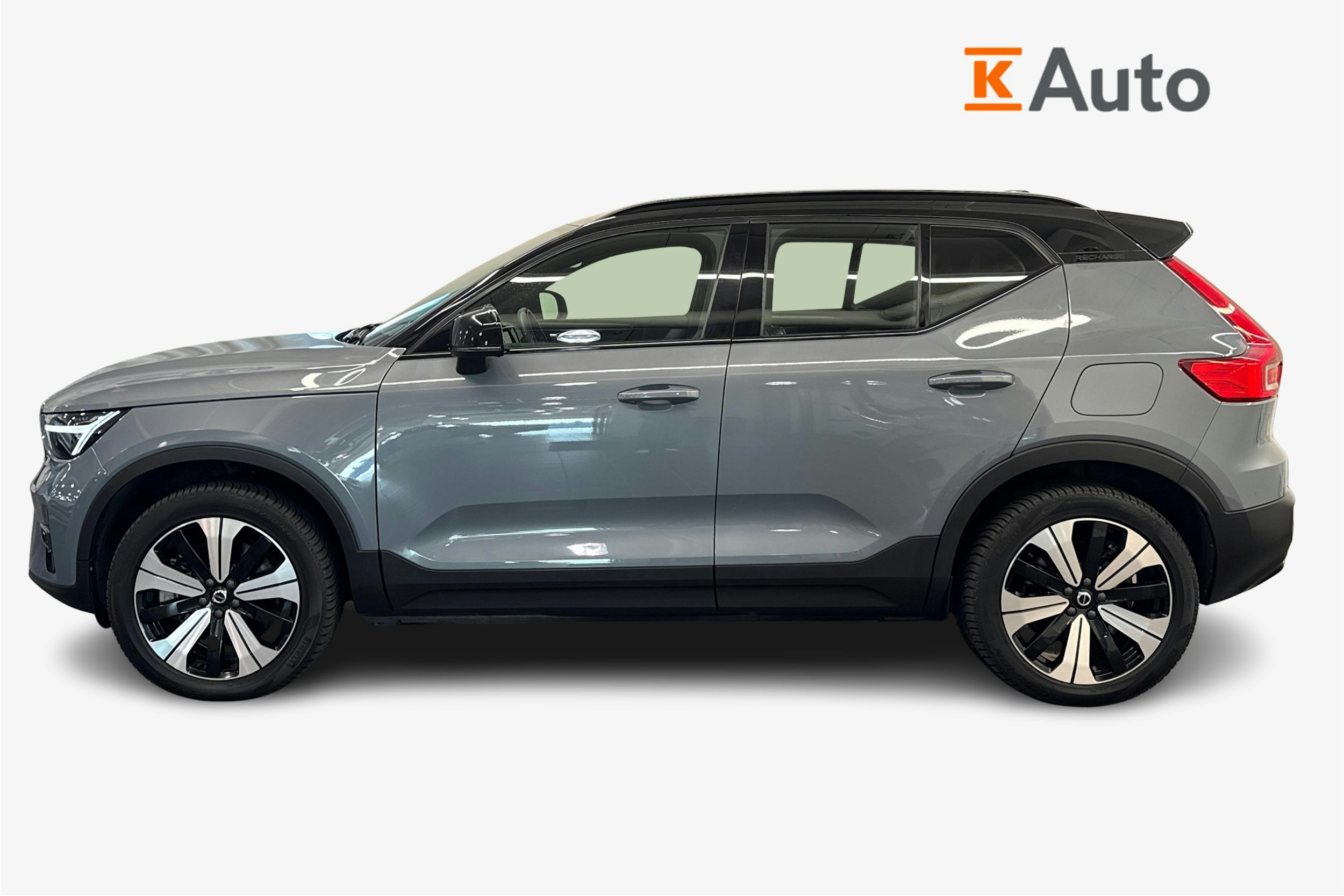 Harmaa Volvo XC40 2023 kuva 6.