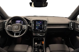 Harmaa Volvo XC40 2023 kuva 9.