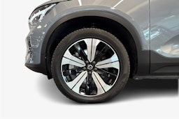 Harmaa Volvo XC40 2023 kuva 11.