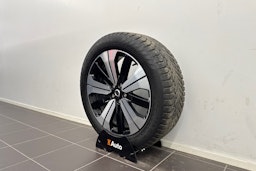 Harmaa Volvo XC40 2023 kuva 13.