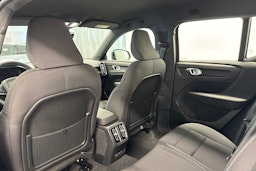 Harmaa Volvo XC40 2023 kuva 14.