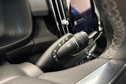Harmaa Volvo XC40 2023 kuva 22.