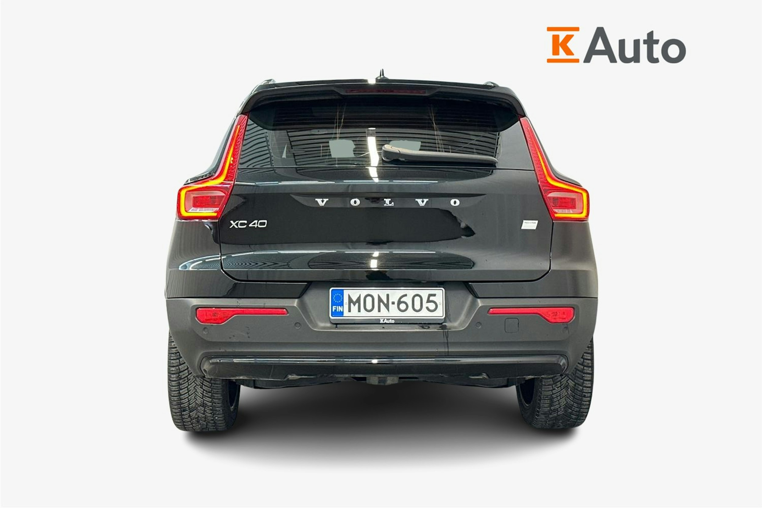 Musta Volvo XC40 2023 kuva 3.