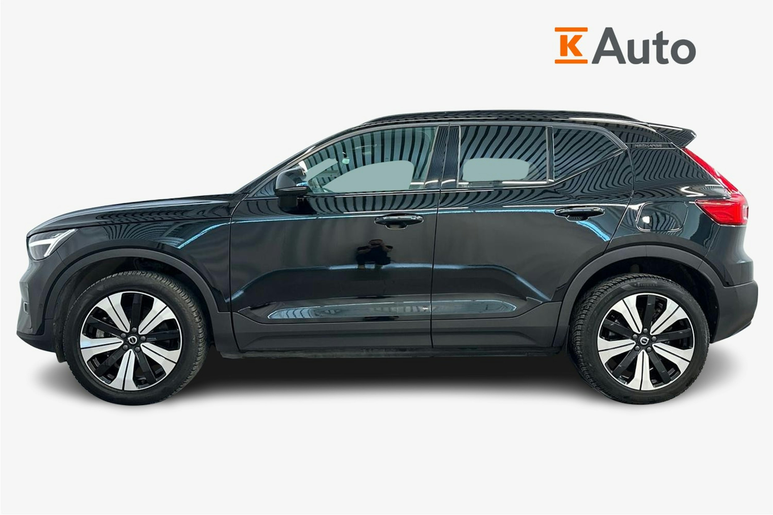 Musta Volvo XC40 2023 kuva 5.