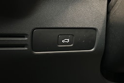 Musta Volvo XC40 2023 kuva 14.