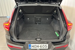 Musta Volvo XC40 2023 kuva 27.