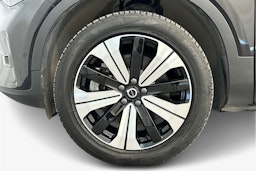 Musta Volvo XC40 2023 kuva 30.