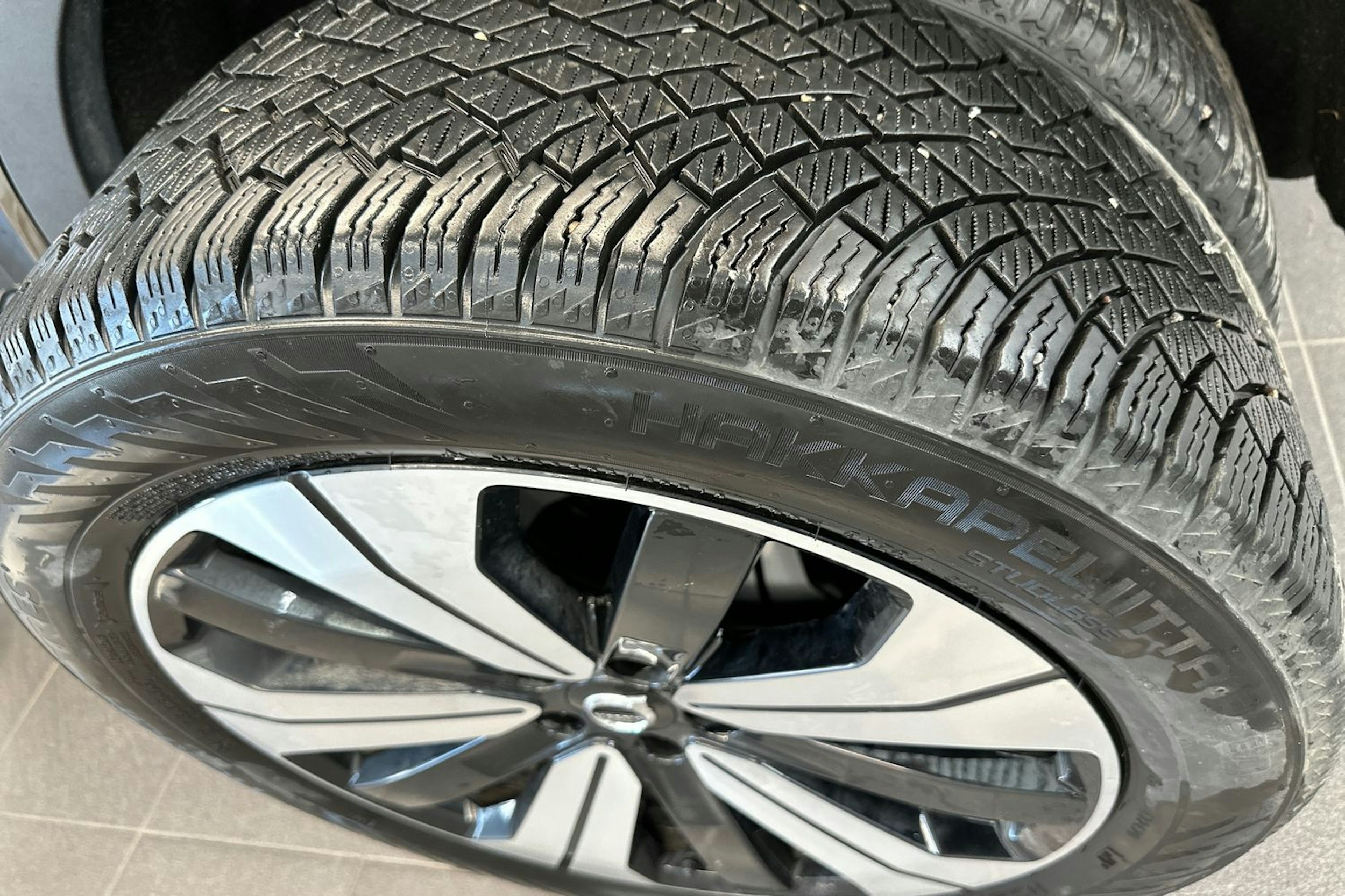 Musta Volvo XC40 2023 kuva 33.