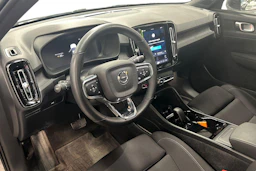 harmaa Volvo XC40 2023 kuva 3.