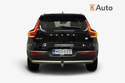 musta Volvo XC40 2023 kuva 3.