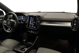 musta Volvo XC40 2023 kuva 9.