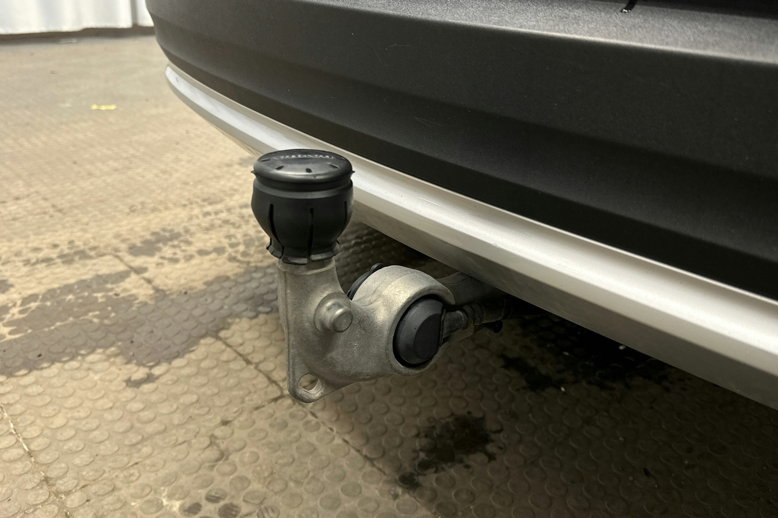 musta Volvo XC40 2023 kuva 17.