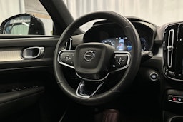 musta Volvo XC40 2023 kuva 20.