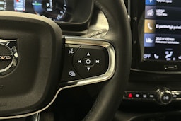 musta Volvo XC40 2023 kuva 22.