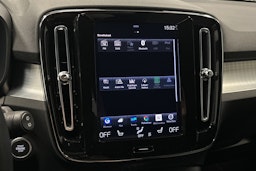 musta Volvo XC40 2023 kuva 26.