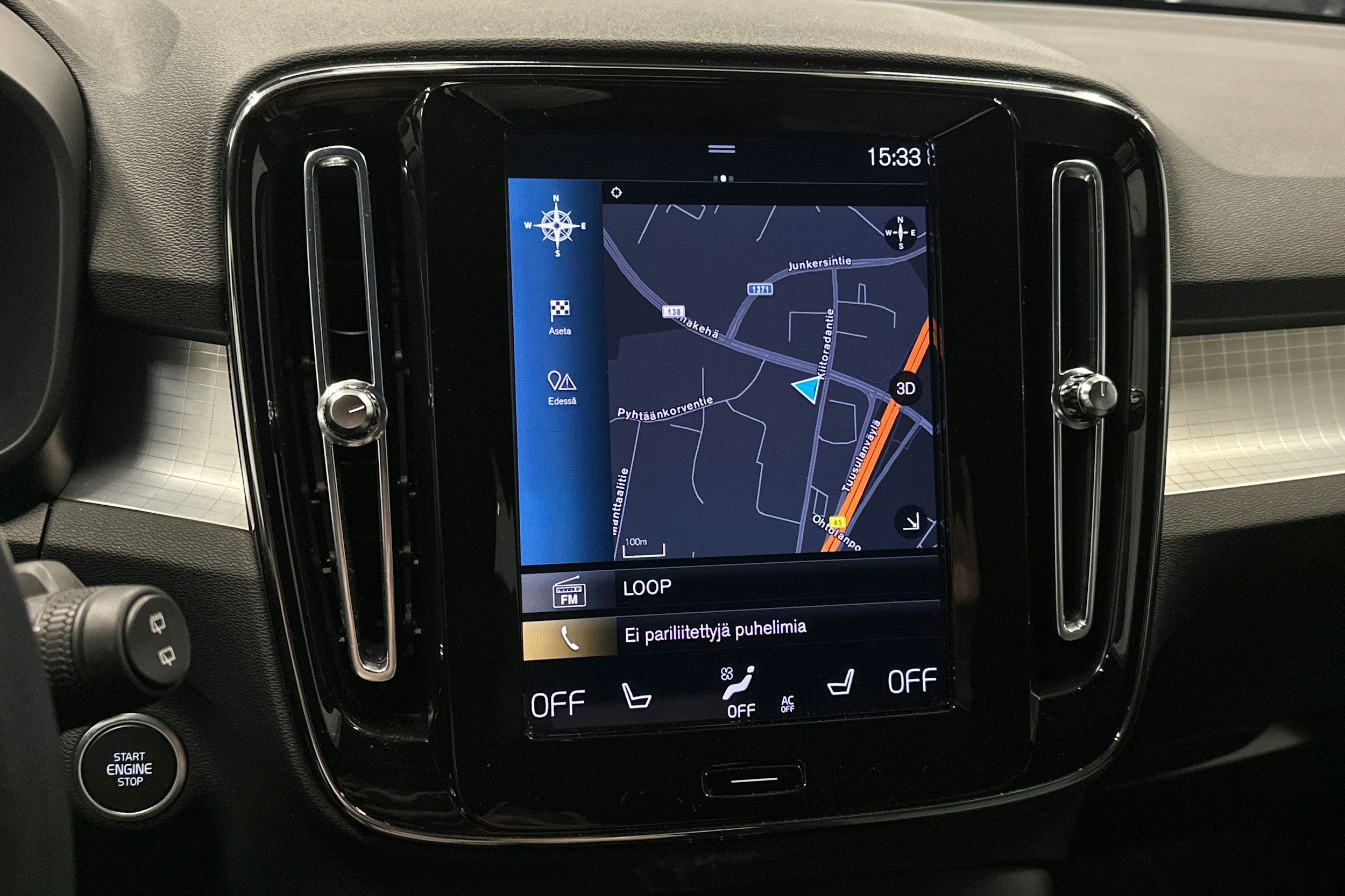 musta Volvo XC40 2023 kuva 29.