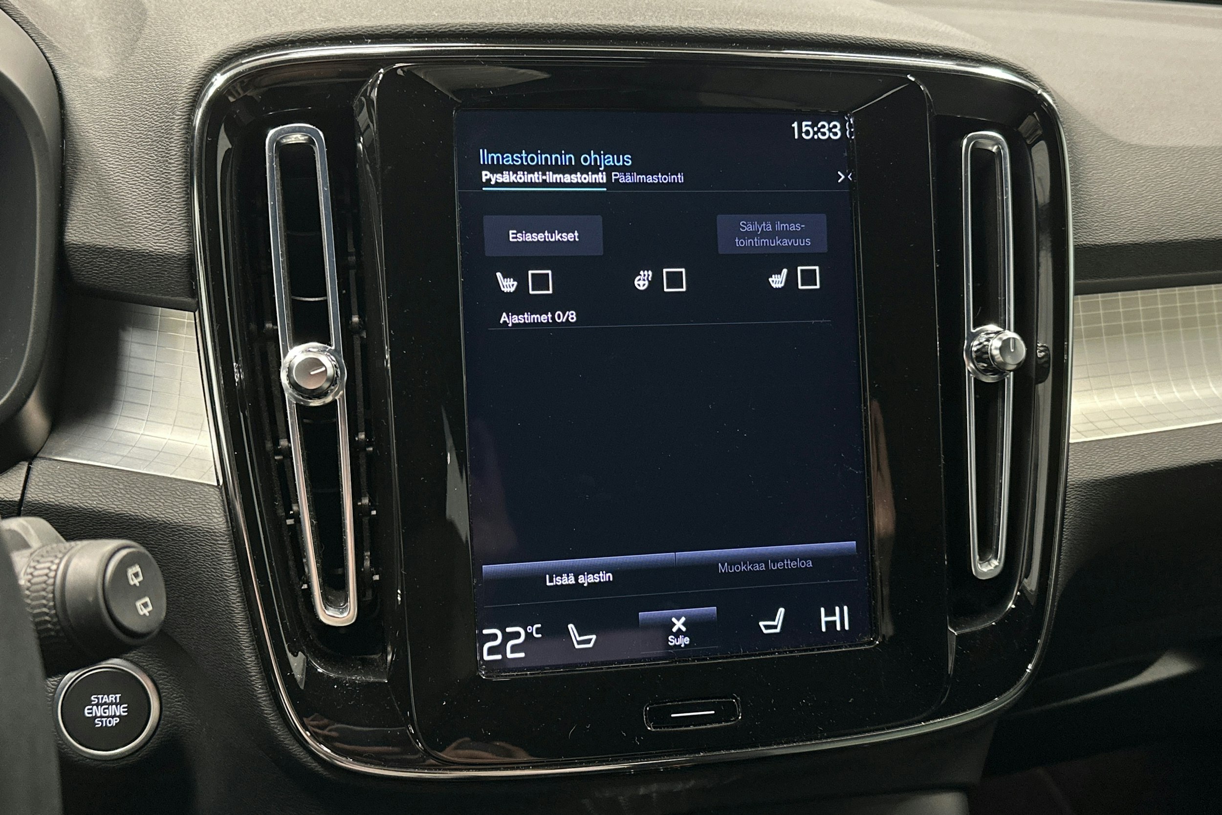 musta Volvo XC40 2023 kuva 31.