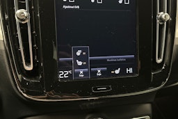 musta Volvo XC40 2023 kuva 32.