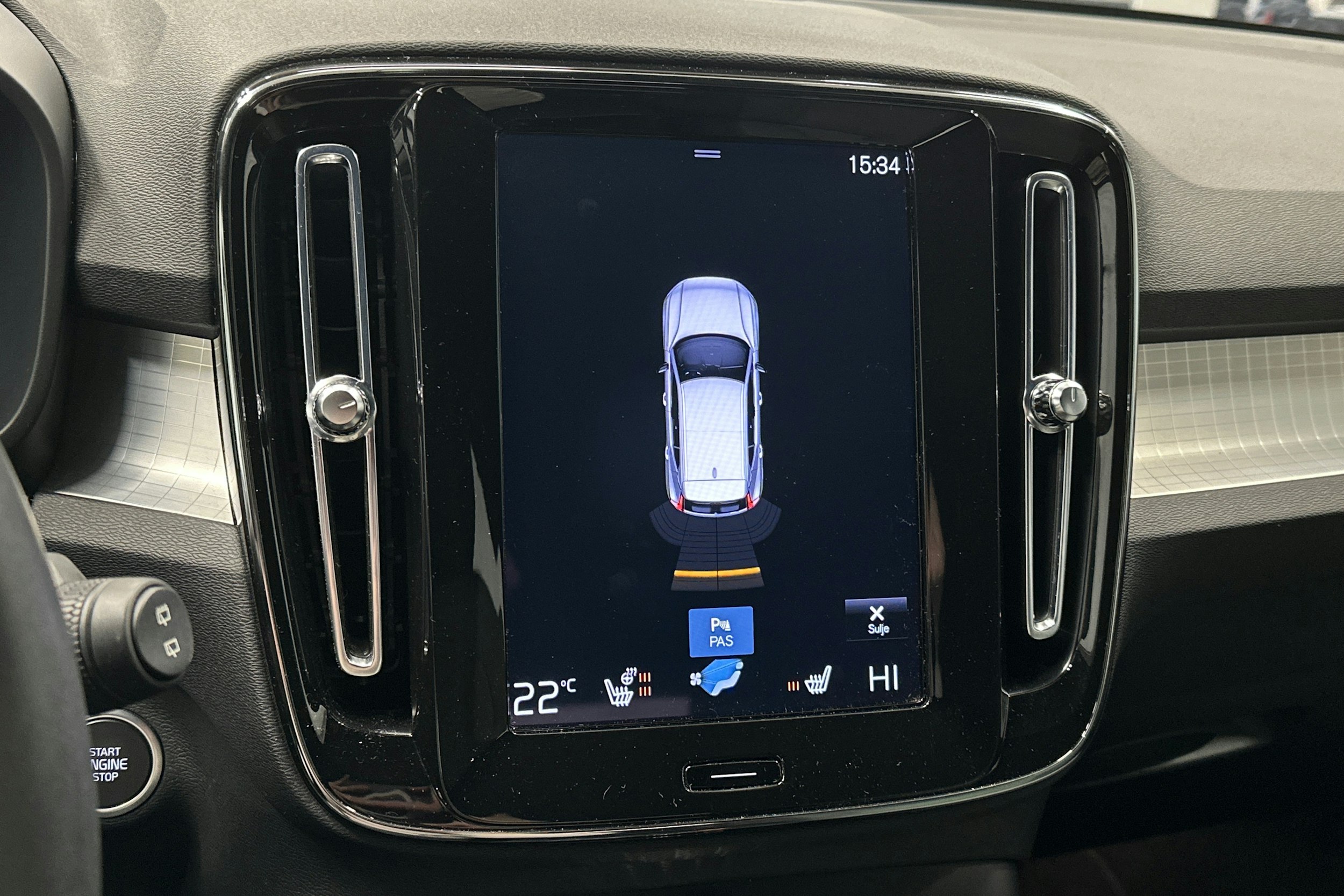 musta Volvo XC40 2023 kuva 33.